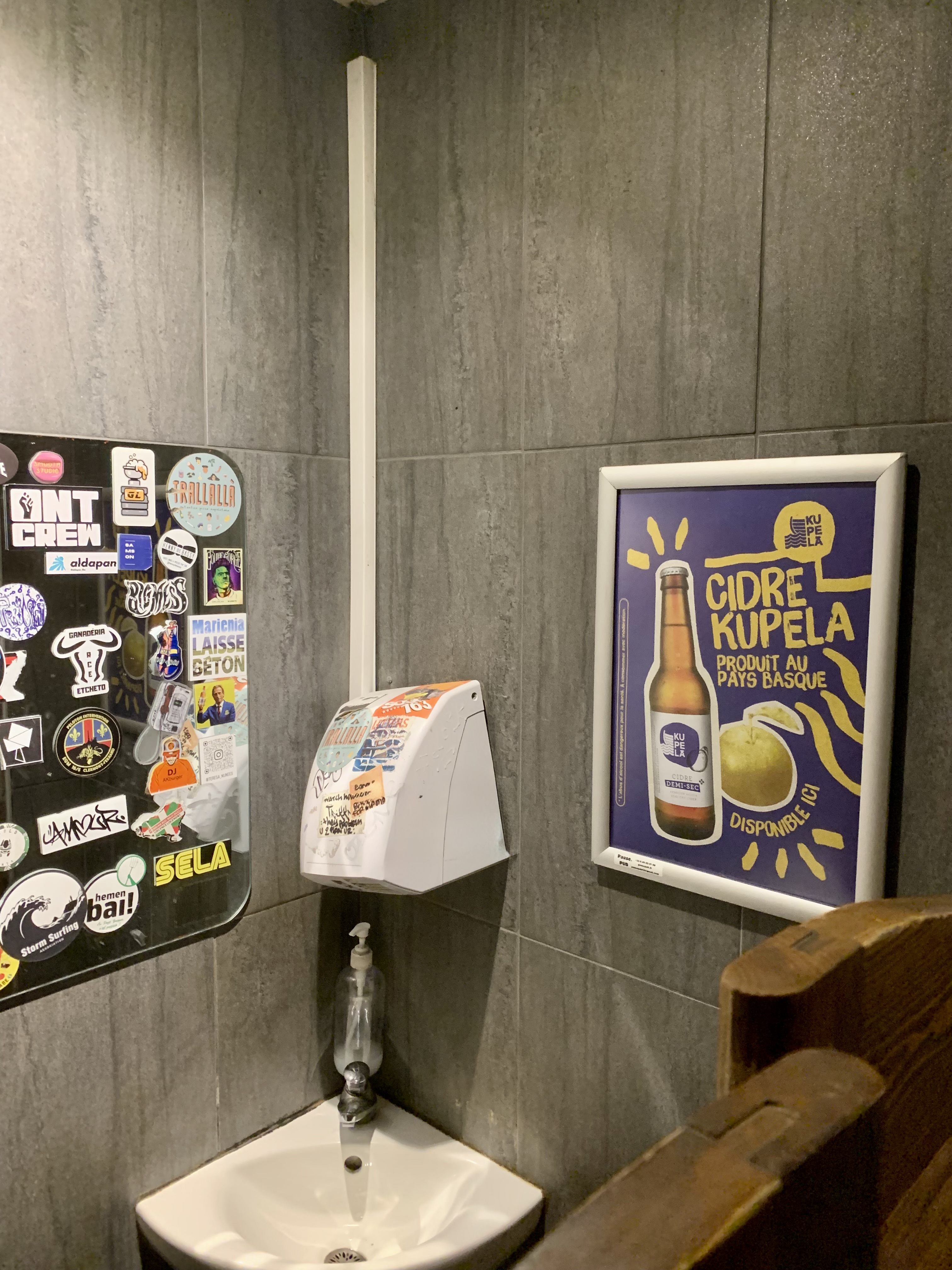 Espace publicitaire en toilettes - Communication ciblée